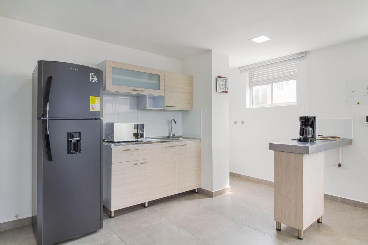 Camelot ApartaHotel Medellin Bagian luar foto