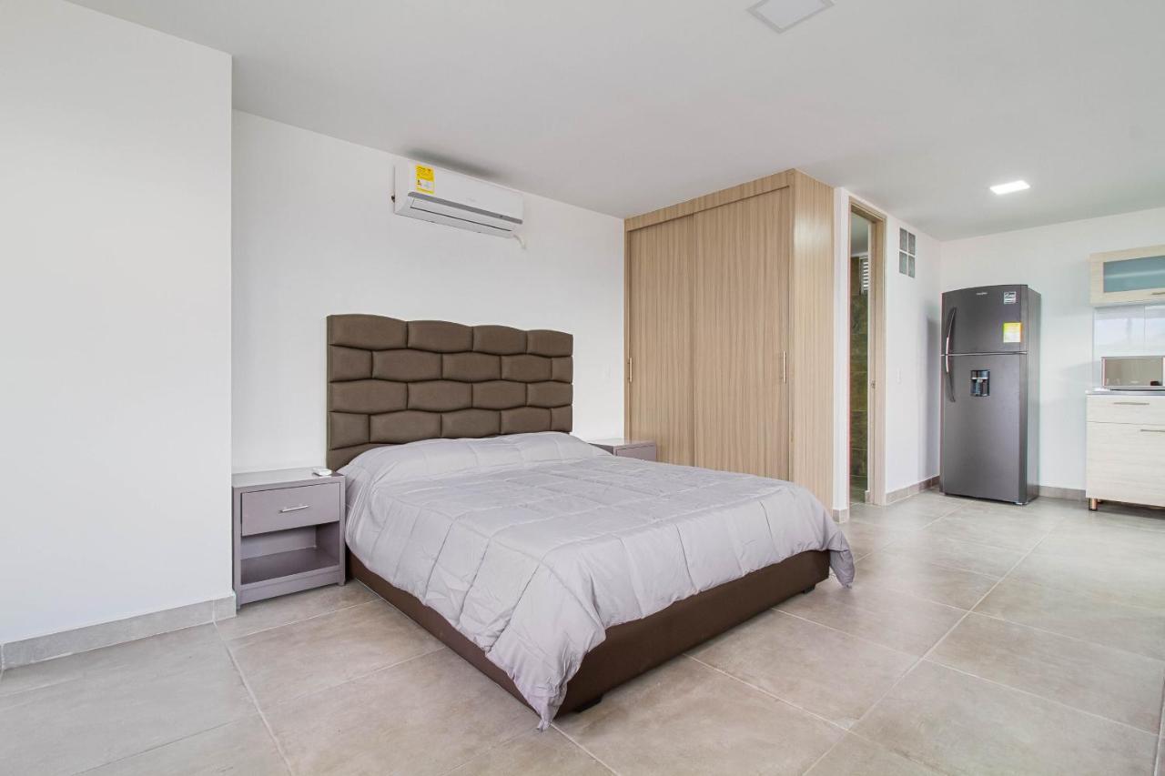 Camelot ApartaHotel Medellin Bagian luar foto