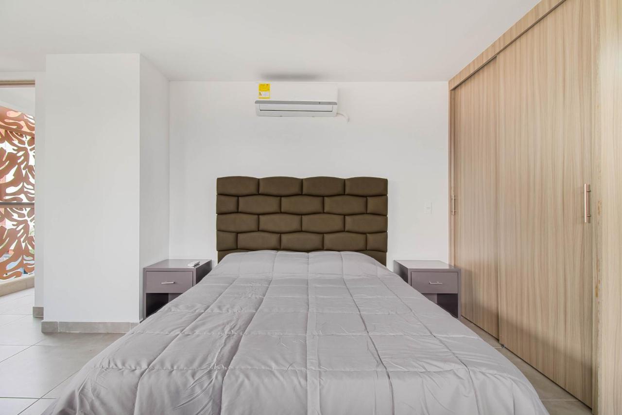 Camelot ApartaHotel Medellin Bagian luar foto