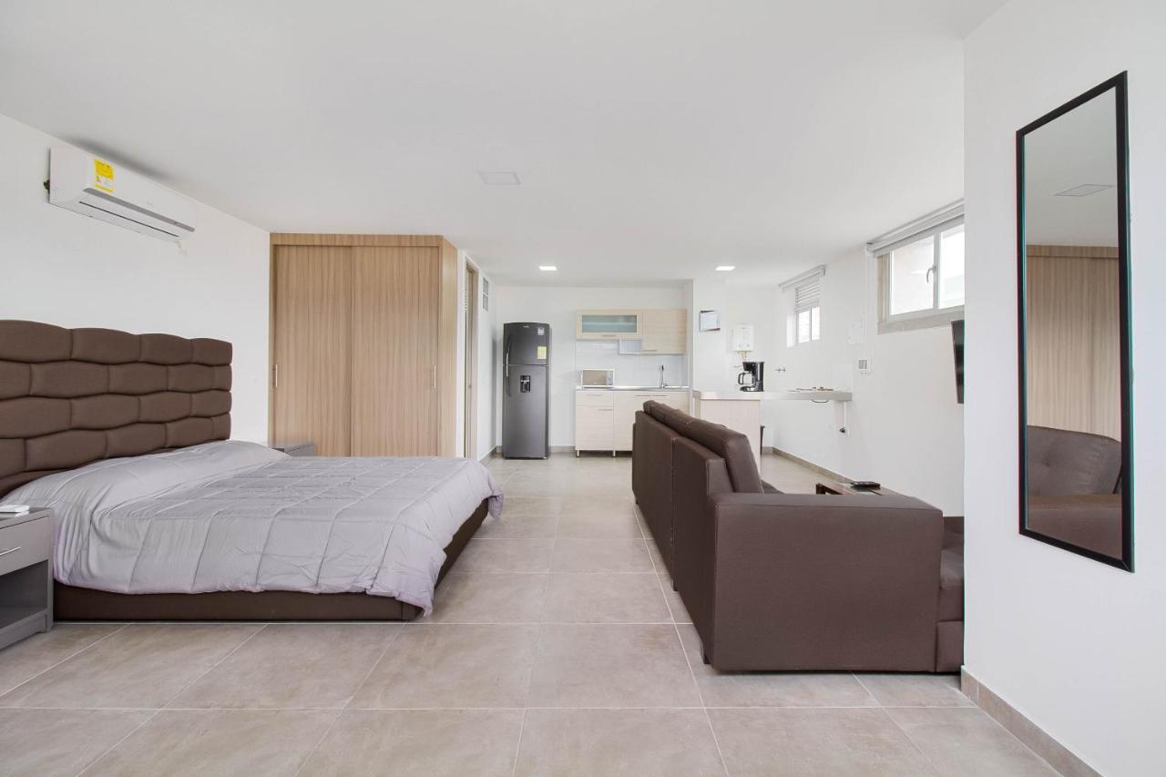 Camelot ApartaHotel Medellin Bagian luar foto