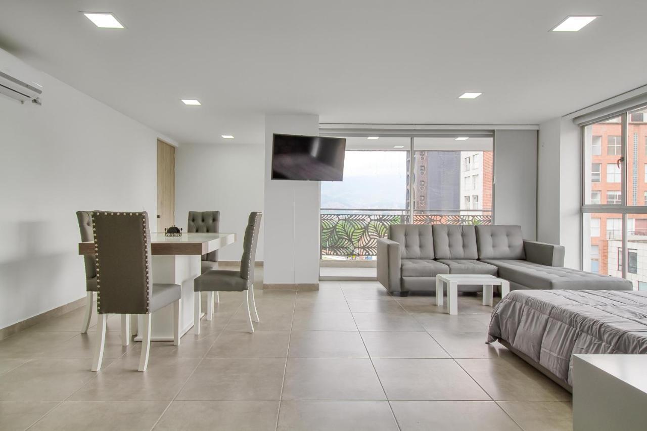 Camelot ApartaHotel Medellin Bagian luar foto