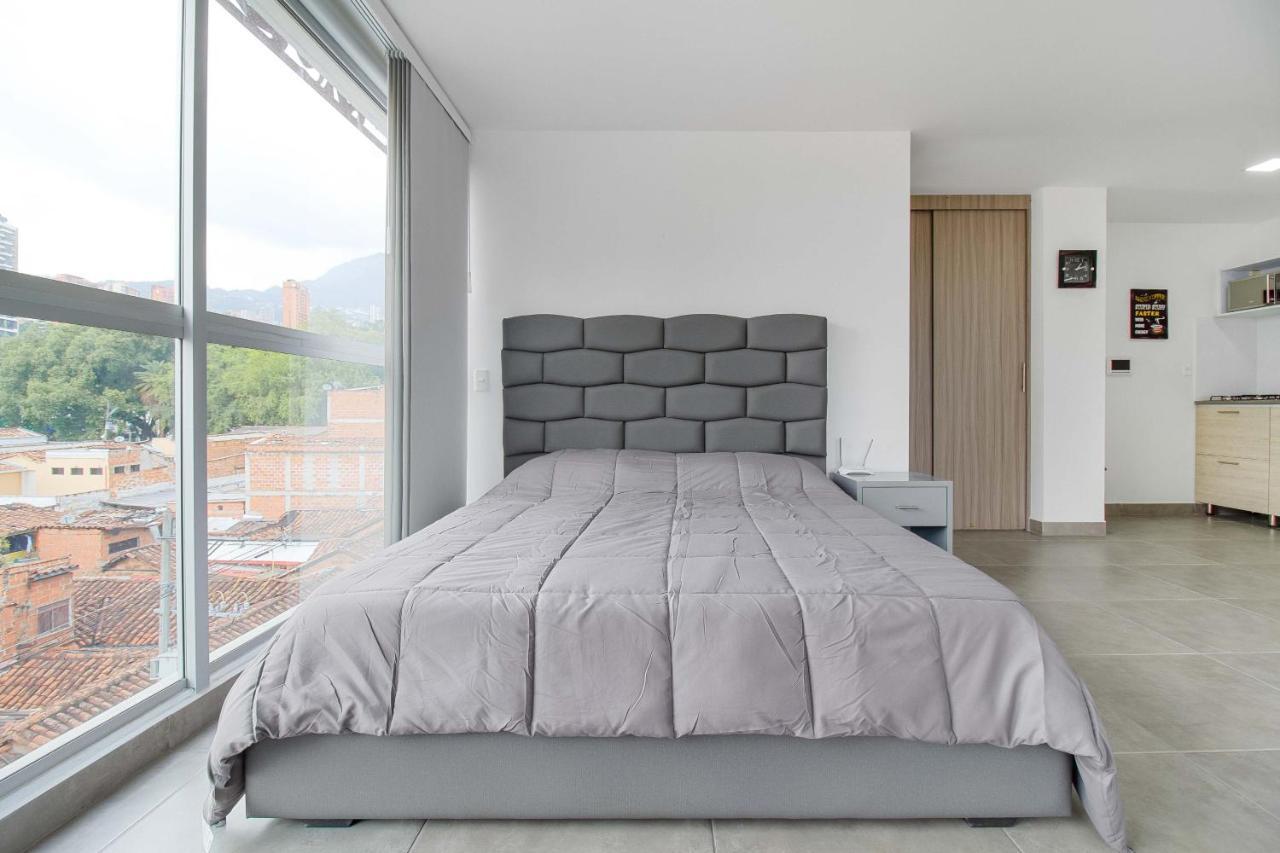 Camelot ApartaHotel Medellin Bagian luar foto