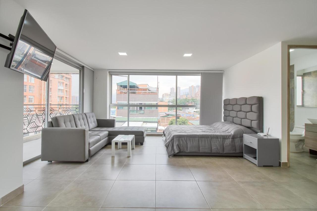 Camelot ApartaHotel Medellin Bagian luar foto