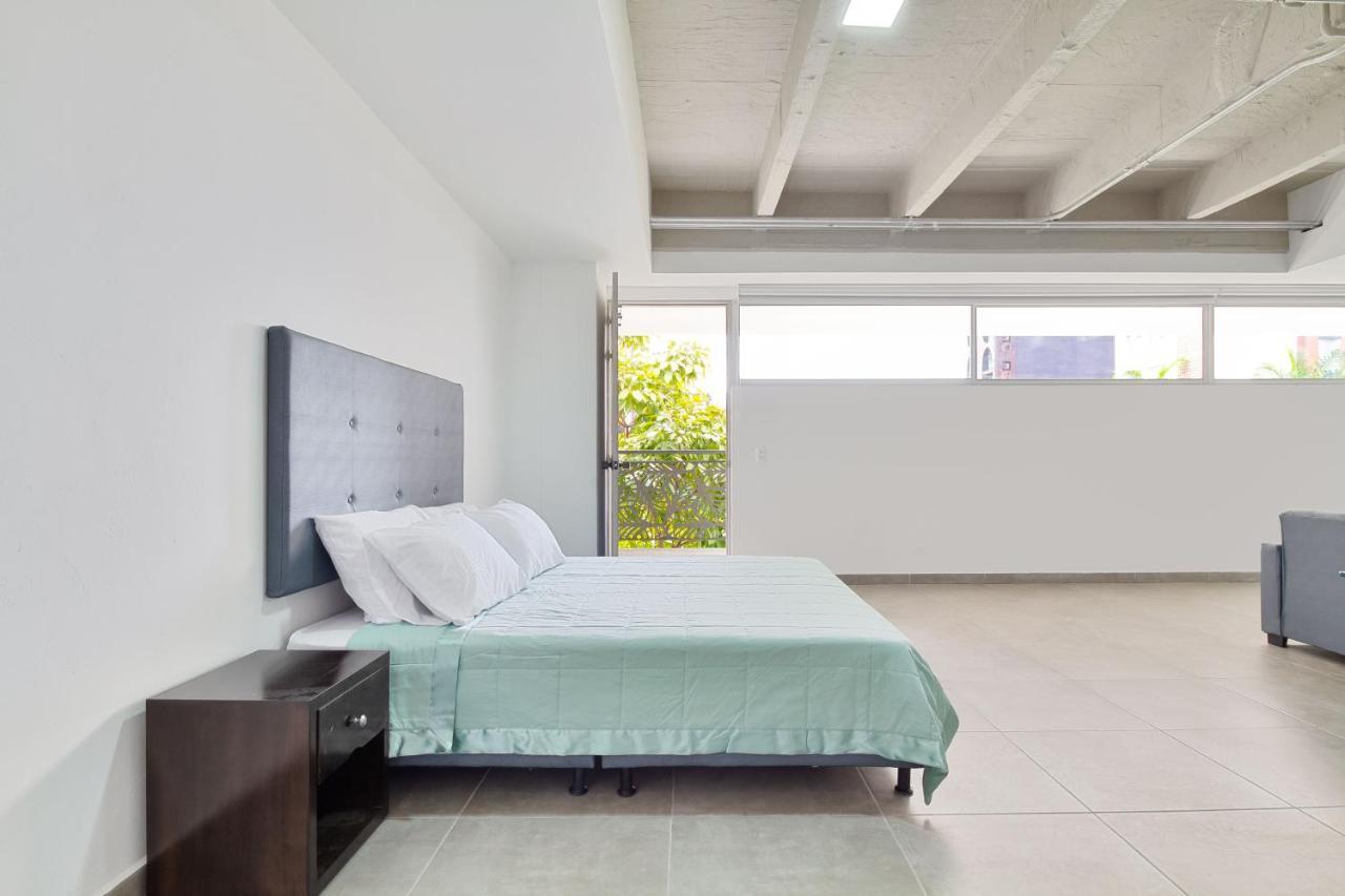 Camelot ApartaHotel Medellin Bagian luar foto