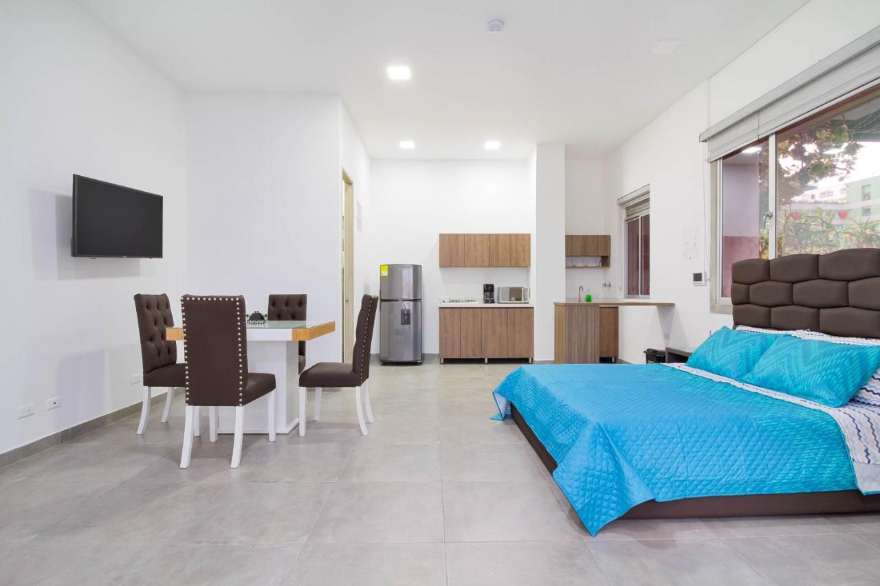 Camelot ApartaHotel Medellin Bagian luar foto