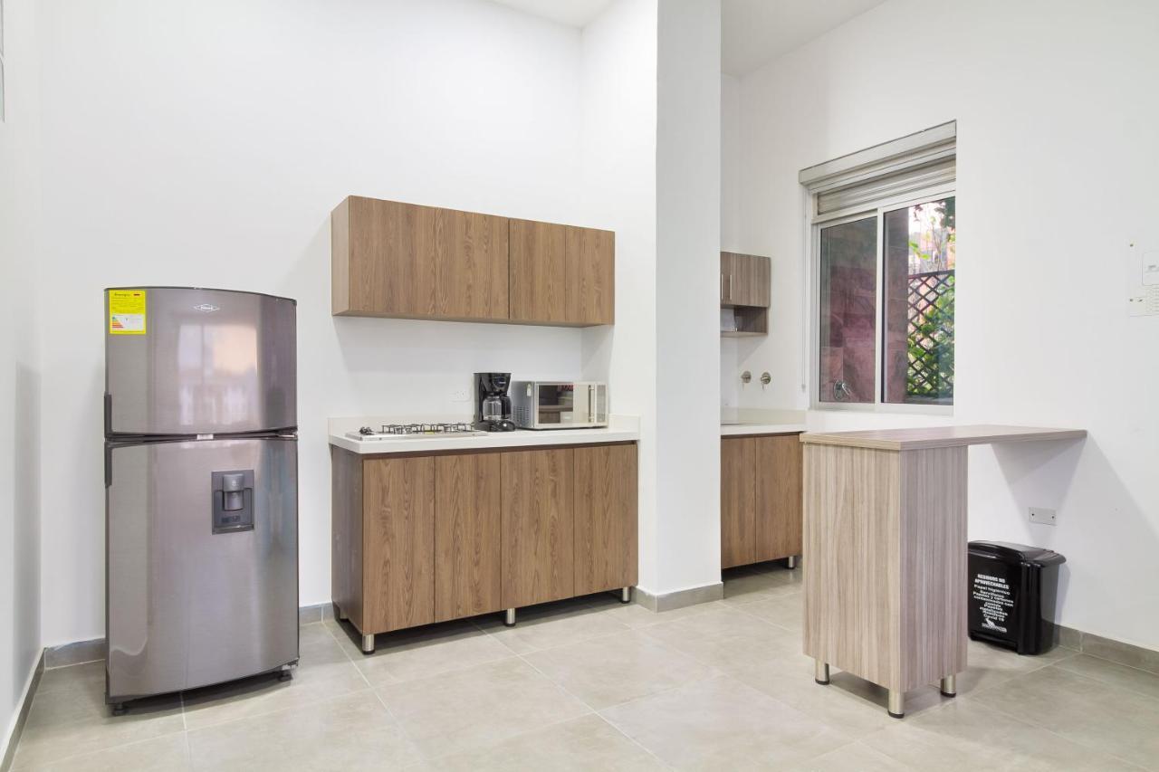 Camelot ApartaHotel Medellin Bagian luar foto
