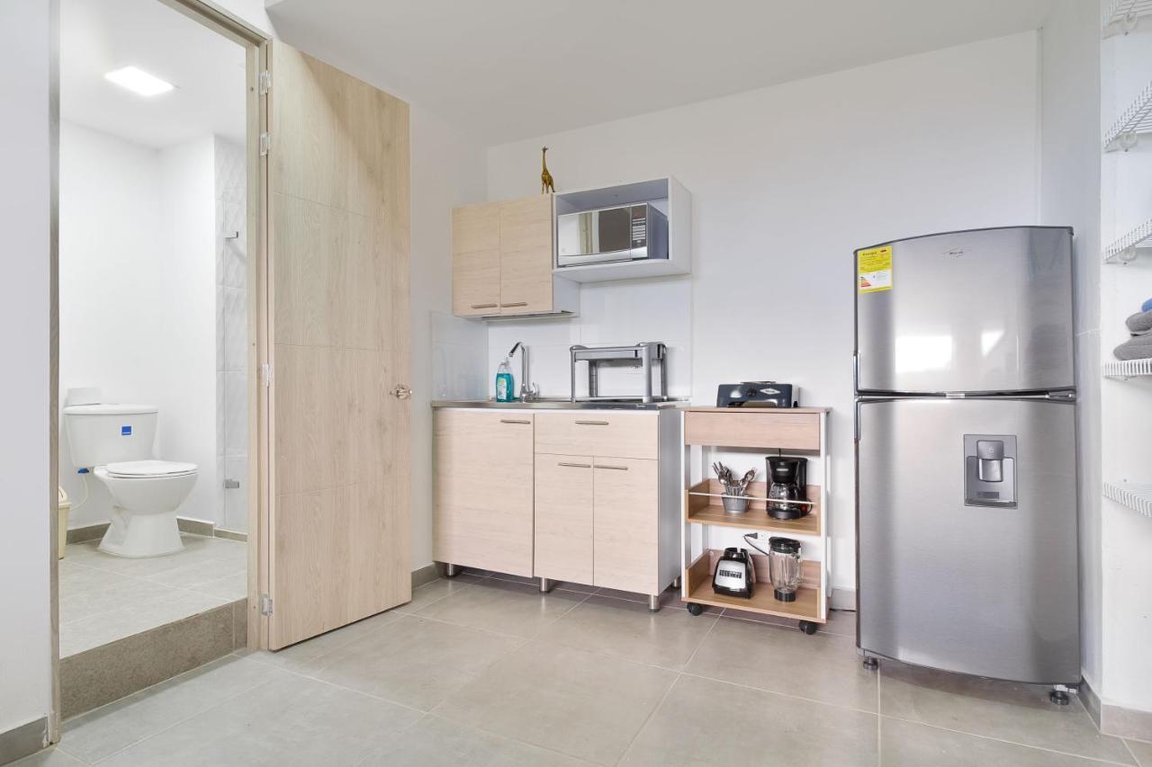 Camelot ApartaHotel Medellin Bagian luar foto