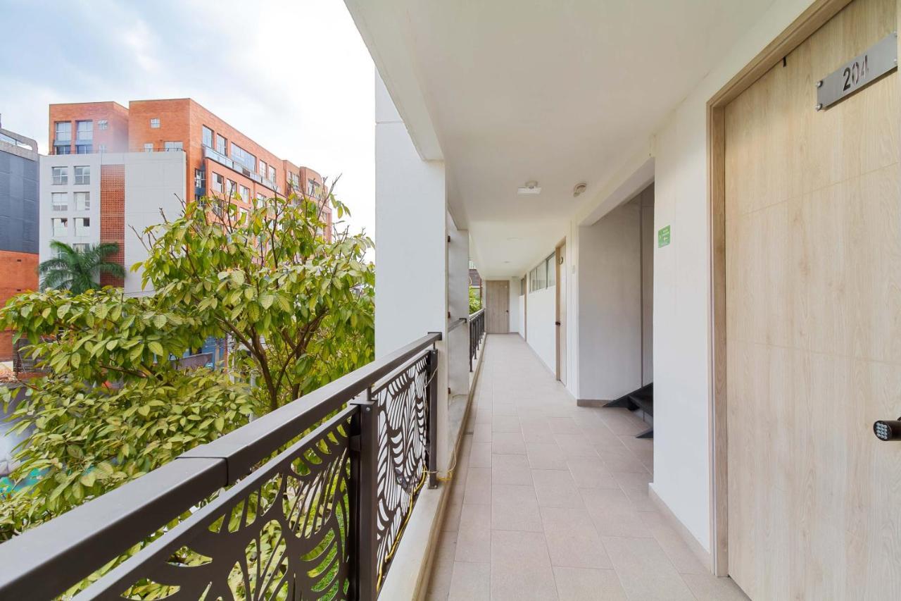 Camelot ApartaHotel Medellin Bagian luar foto